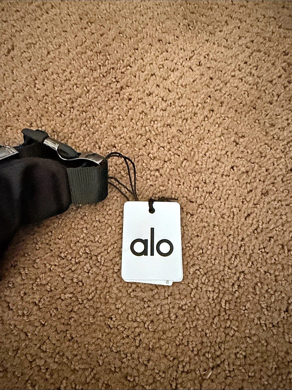 alo Black Belt Bag NWT - Picture 2 of 3